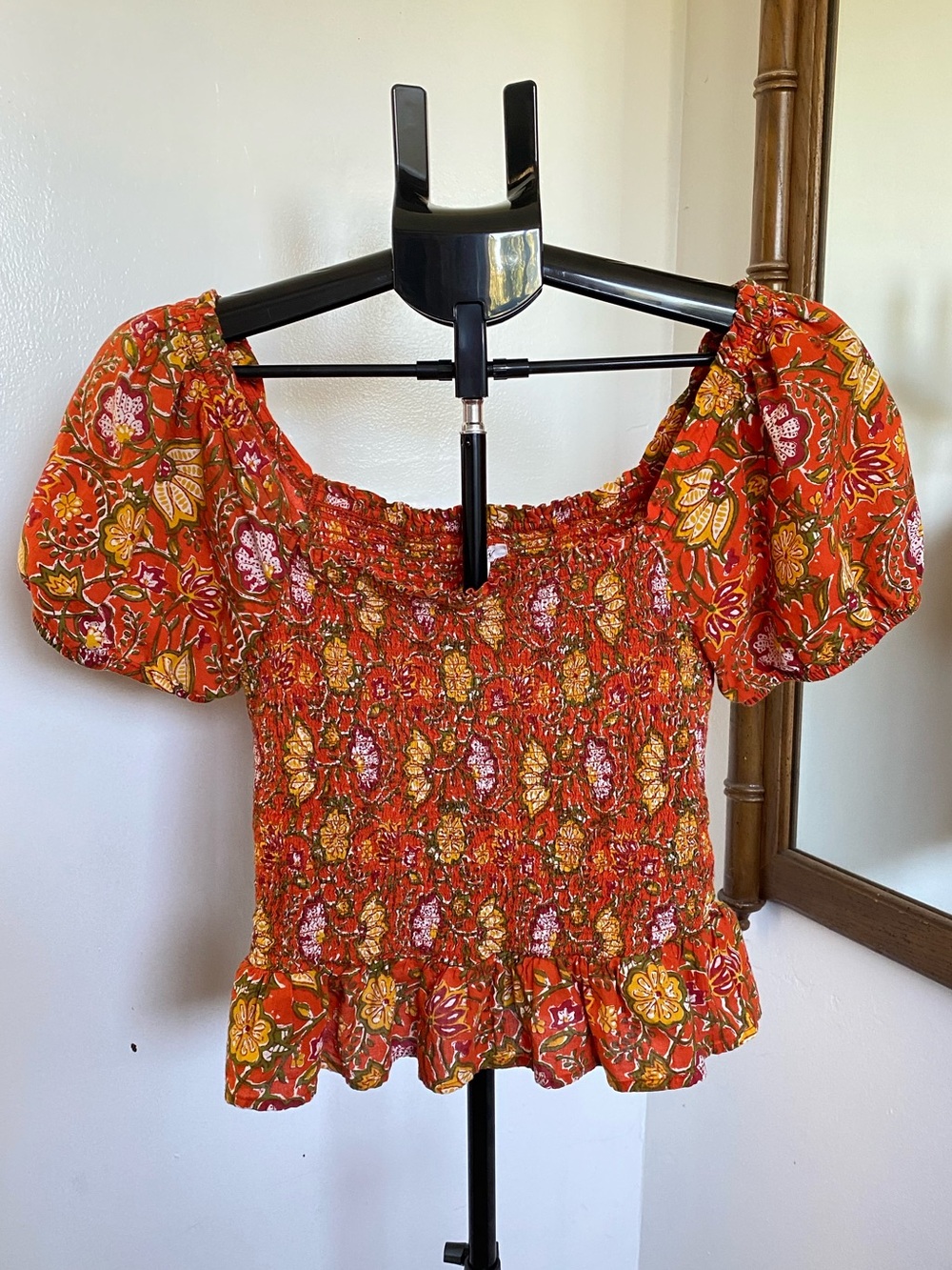 Maisie women’s Floral Smocked Puff-Sleeve Sz. M Crop Top - Orange yellow accents
